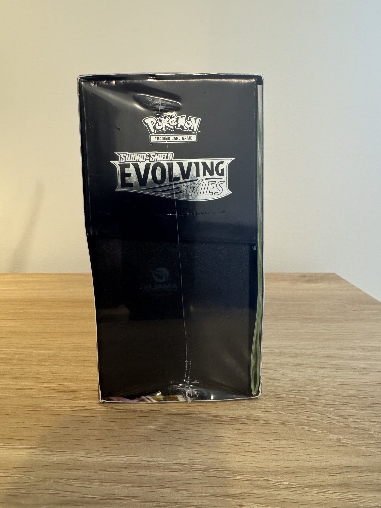 Evolving Skies Elite Trainer Box (Glaceon)